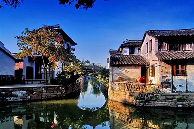 新疆乌什县发生多次余震一名被压儿童获救